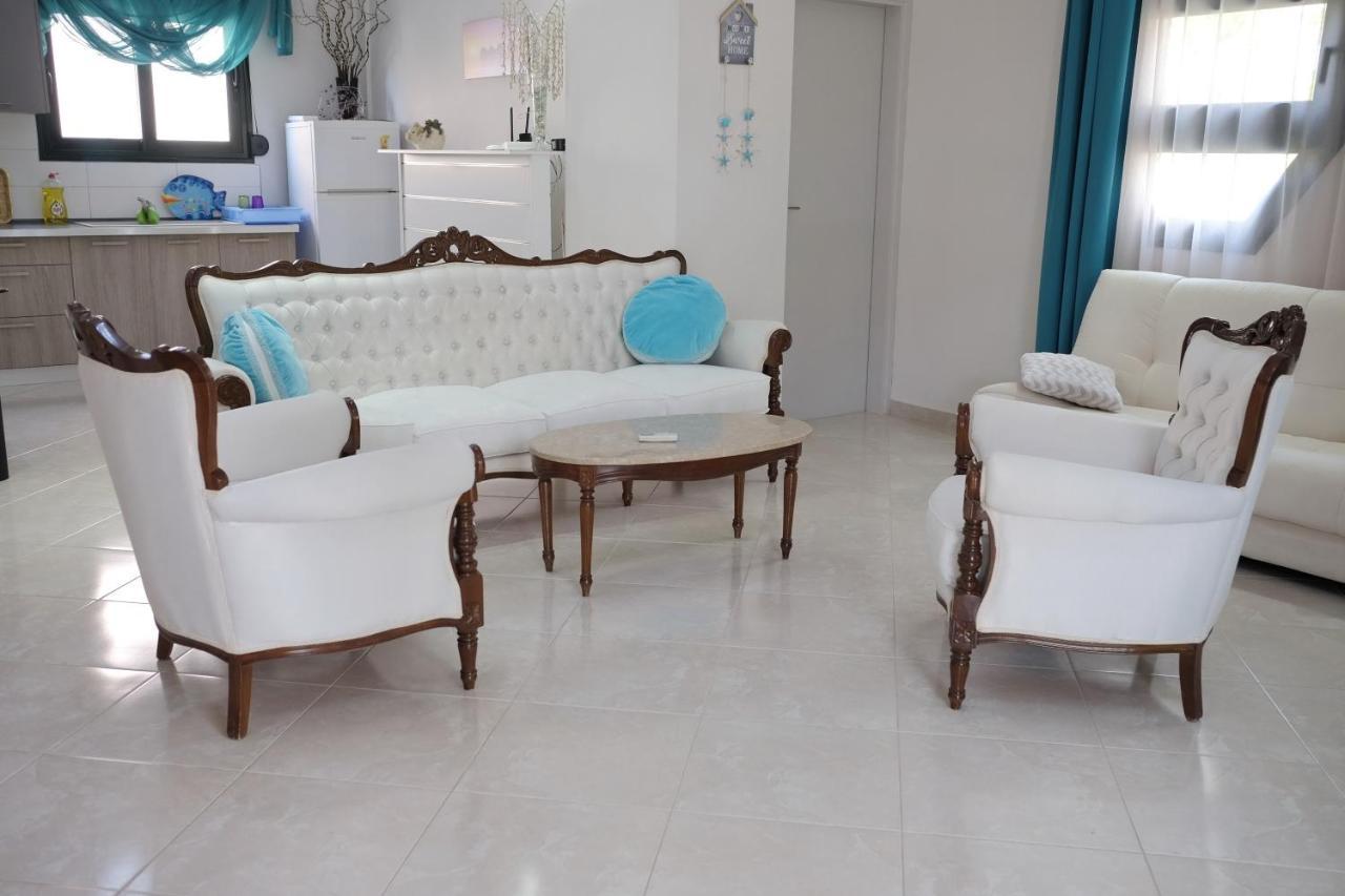 Irenes Apartment Kallithea  ภายนอก รูปภาพ