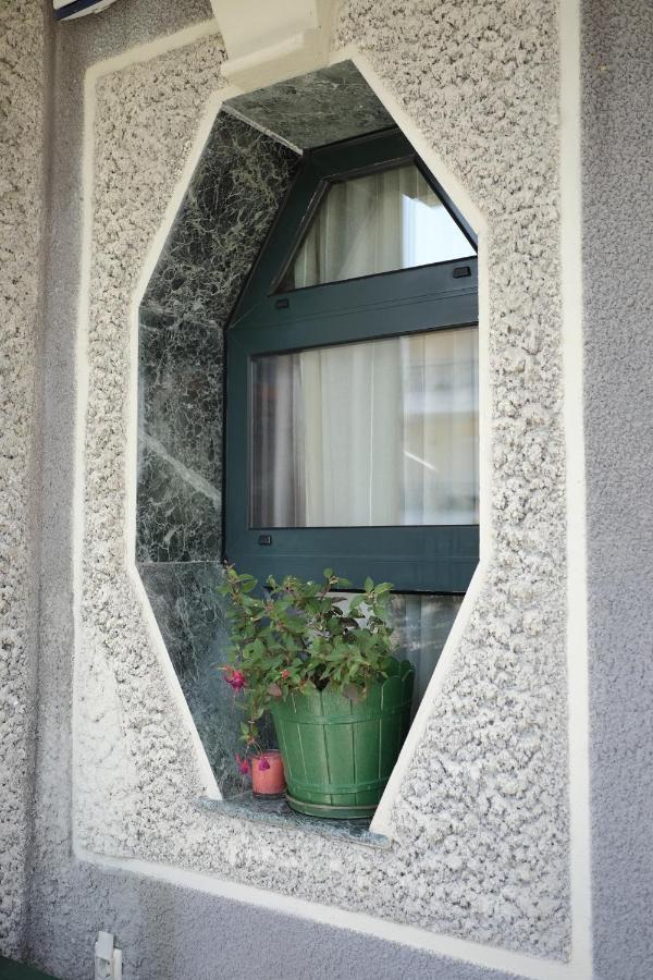 Irenes Apartment Kallithea  ภายนอก รูปภาพ